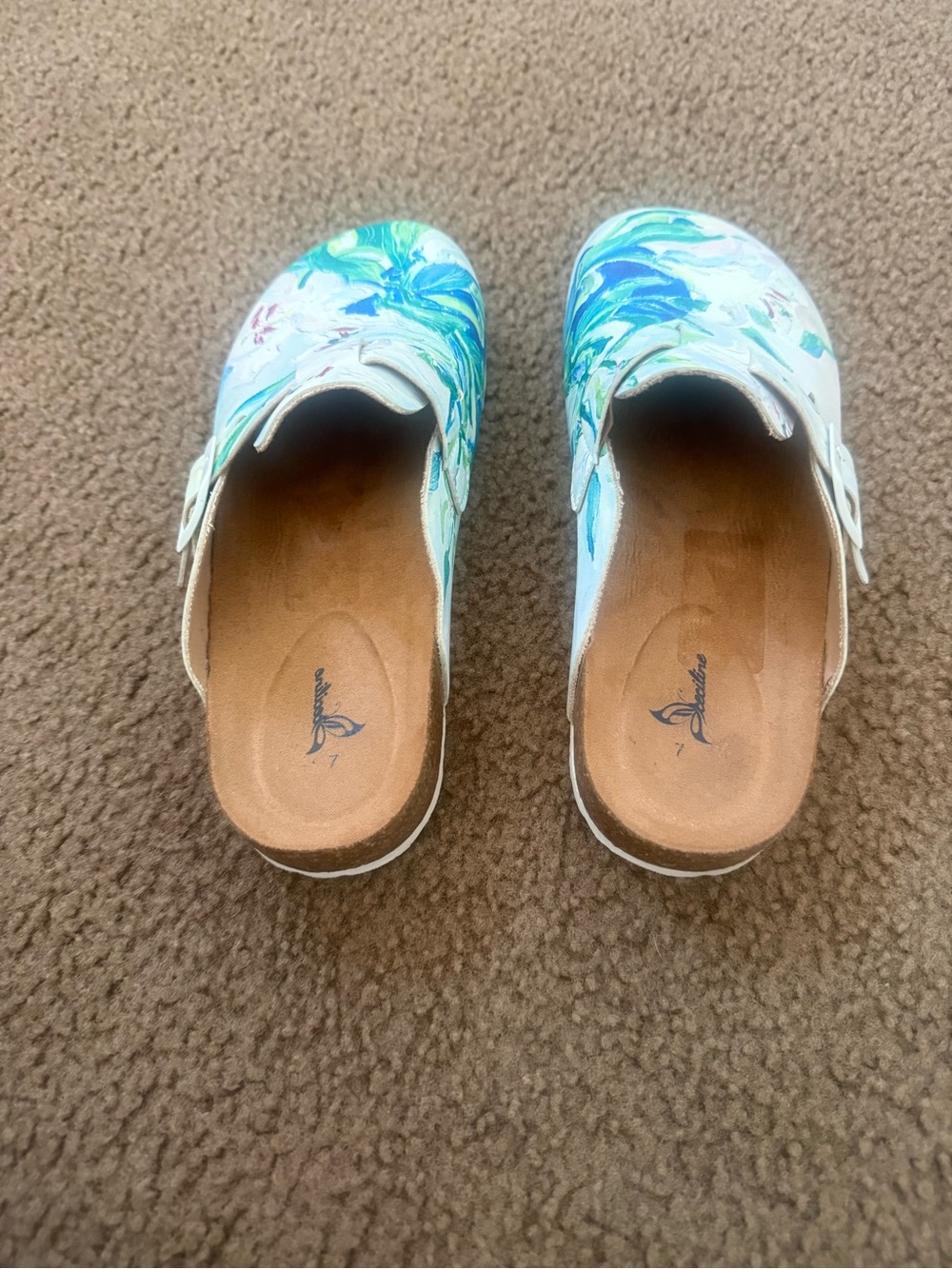 Hand painted clogs - Picture 3 of 5